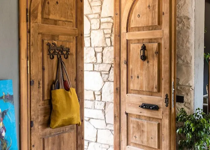 A Fascinating Toscana_Like Home In Urla